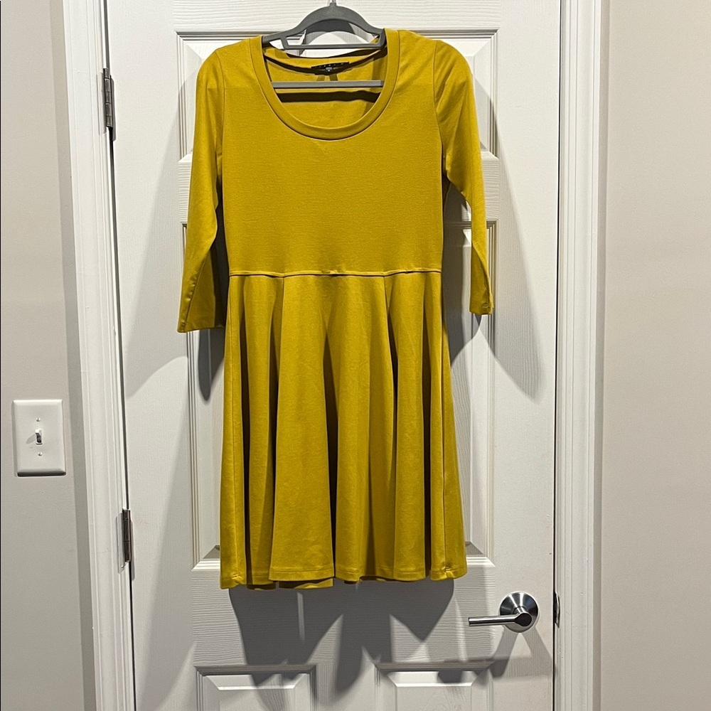 Tiana B. Mustard Yellow Mini‎ Dress Minimalist, office. Size M